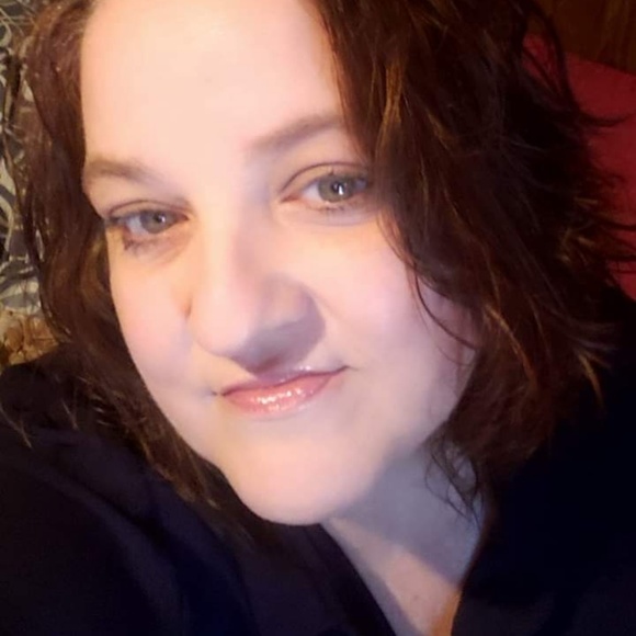 Meet your Posher, Janet - Picture 1 of 1